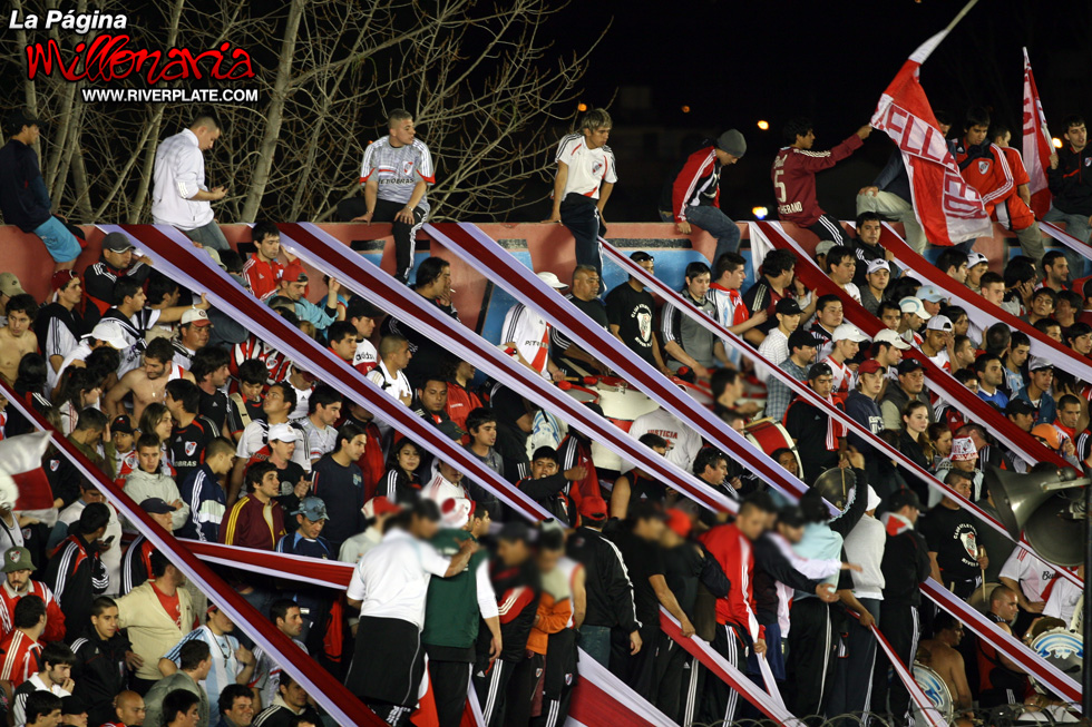 Arsenal vs River Plate (AP 2009) 7